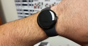 Here's someone who actually wears the Pixel Watch and Google's 20mm tape [Gallery]